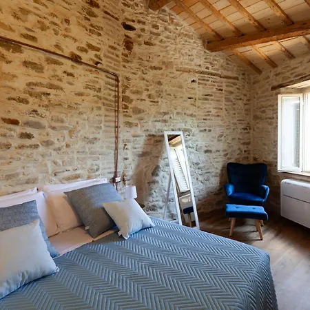 La Maison Del Borgo Castiglioni (Marche)
